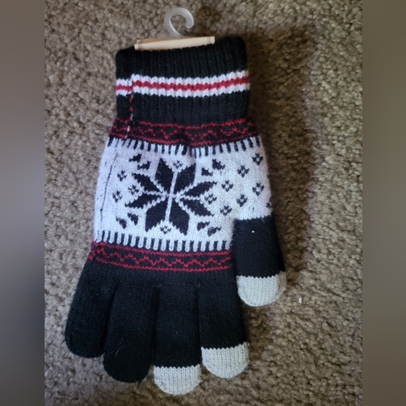 NWT TOUCHSCREEN WINTER GLOVES. ONE SIZE. - Picture 3 of 3